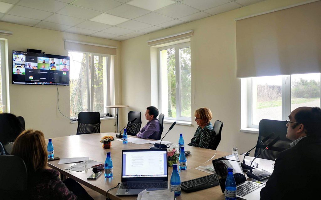 Round table with representatives of Indian scientific institutes